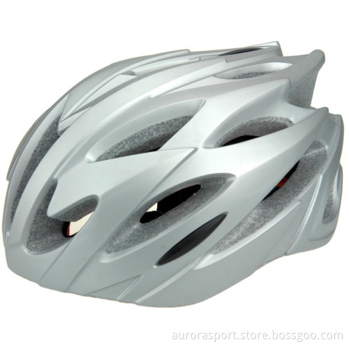 Cycling helmet with 80 automatic molding machines